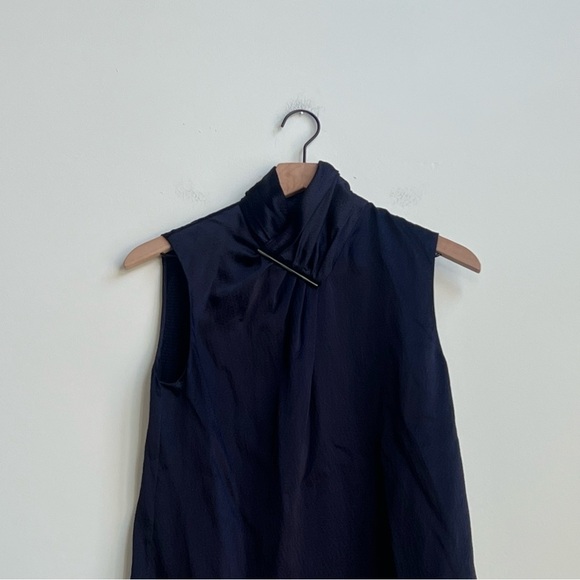 JASON WU  Sleeveless Mock Neck 100% Silk Top Navy Blue Sleeveless Gold Bar 4 - Picture 5 of 15